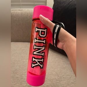 PINK by Victoria’s Secret Sports Bottle